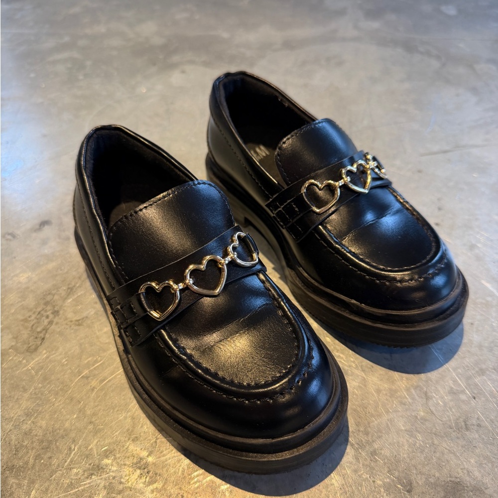 Kids: H&M Black Kids Dress Shoes with Heart Accents size 9 worn once :)
